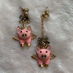 Flying Pig 🐷 Mismatched Earrings